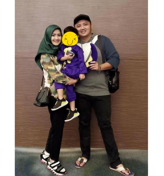 Potret harmonis 6 seleb cantik Indonesia yang dipersunting dokter