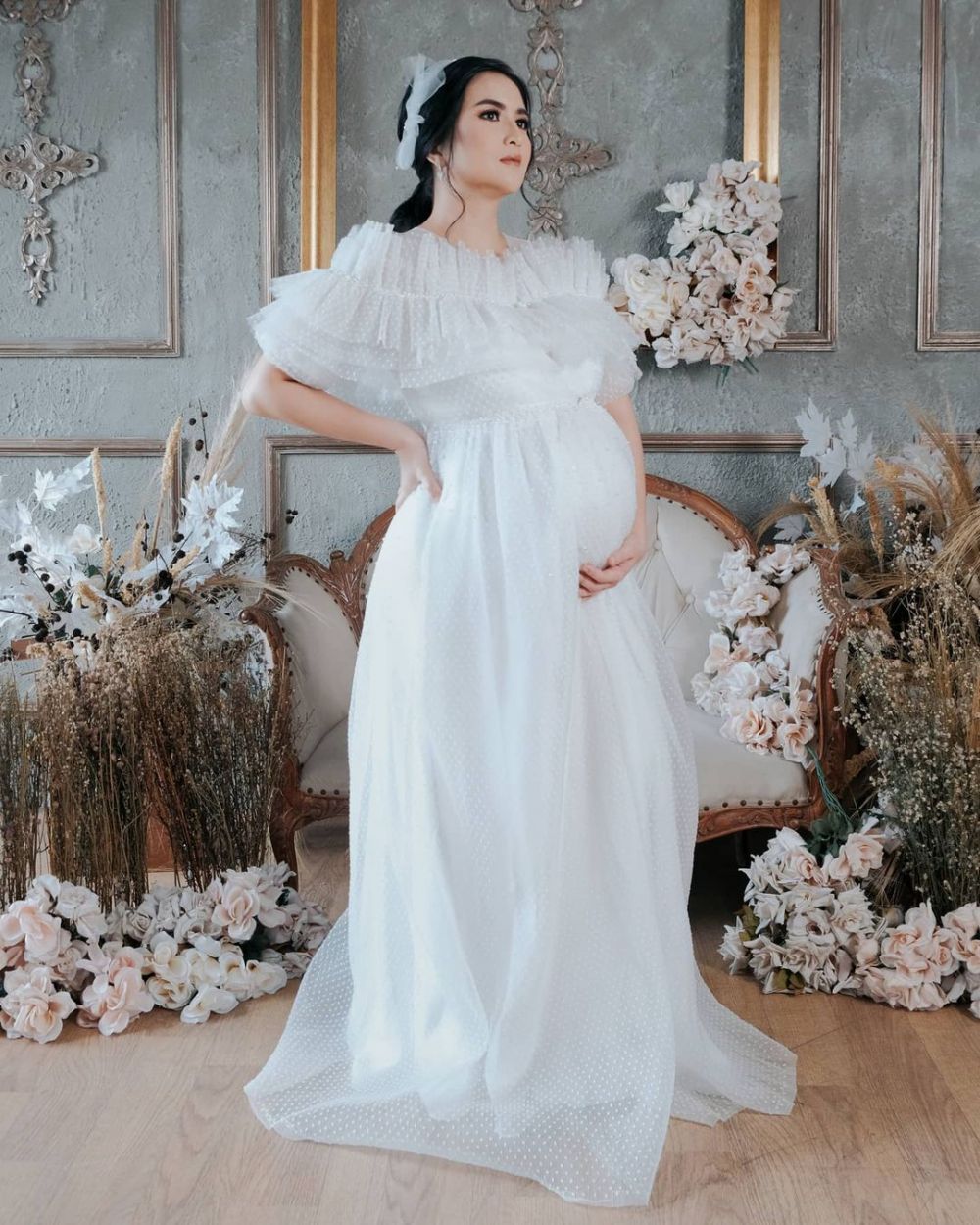 Potret maternity shoot keren 10 pesinetron, konsepnya bikin naksir