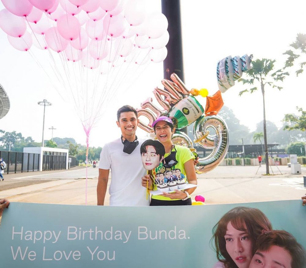 8 Momen Dian Sastro dapat kejutan ultah dari suami, romantis maksimal