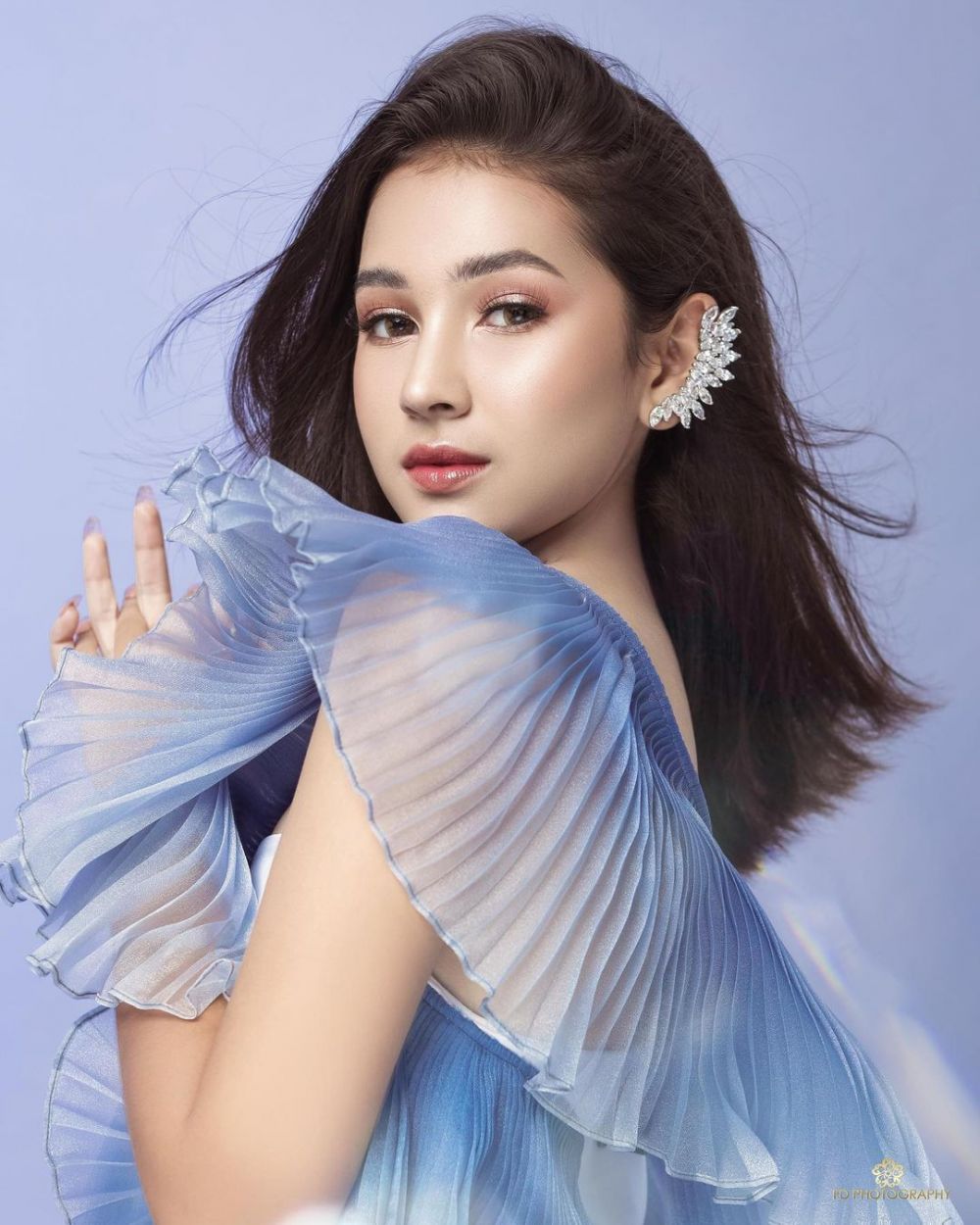 8 Gaya pemotretan Sandrinna Michelle bertema Splash & Over Gorgeous