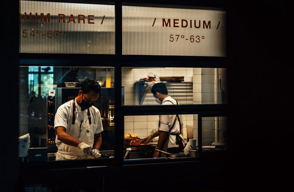 6 Fakta Sir Loin, steakhouse berkonsep klasik untuk para “karnivora”