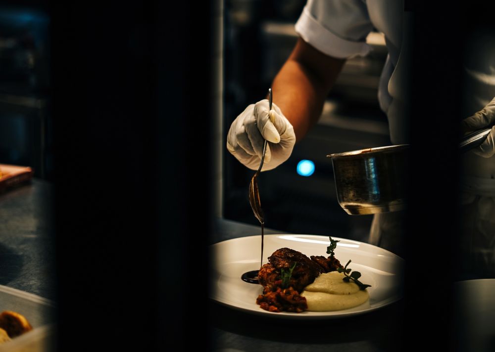 6 Fakta Sir Loin, steakhouse berkonsep klasik untuk para “karnivora”