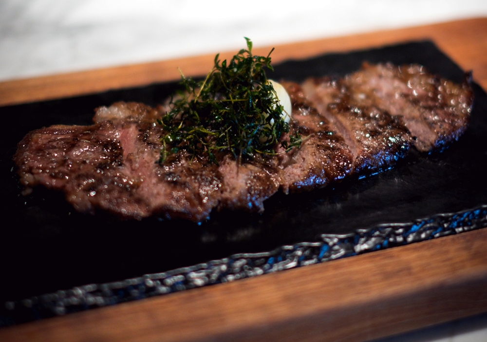 6 Fakta Sir Loin, steakhouse berkonsep klasik untuk para “karnivora”