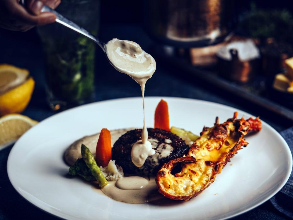 6 Fakta Sir Loin, steakhouse berkonsep klasik untuk para “karnivora”