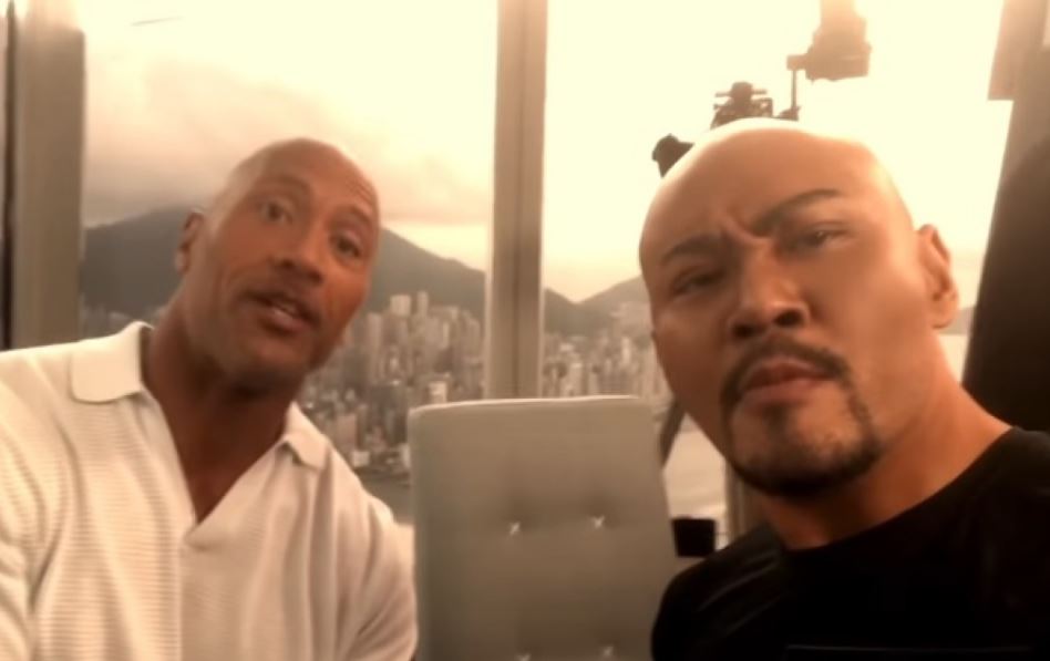 Momen 11 seleb foto bareng artis Hollywood, lama mengidolakan