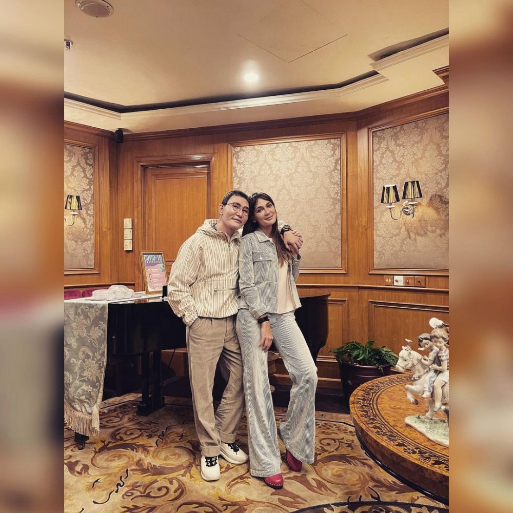 10 Potret persahabatan Otis Hahijary dan Luna Maya, curi perhatian