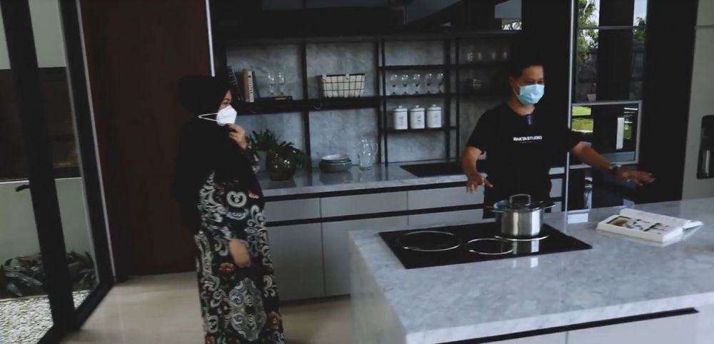 Jadi istri dokter, intip 15 potret rumah Purie Andriani eks Mahadewi