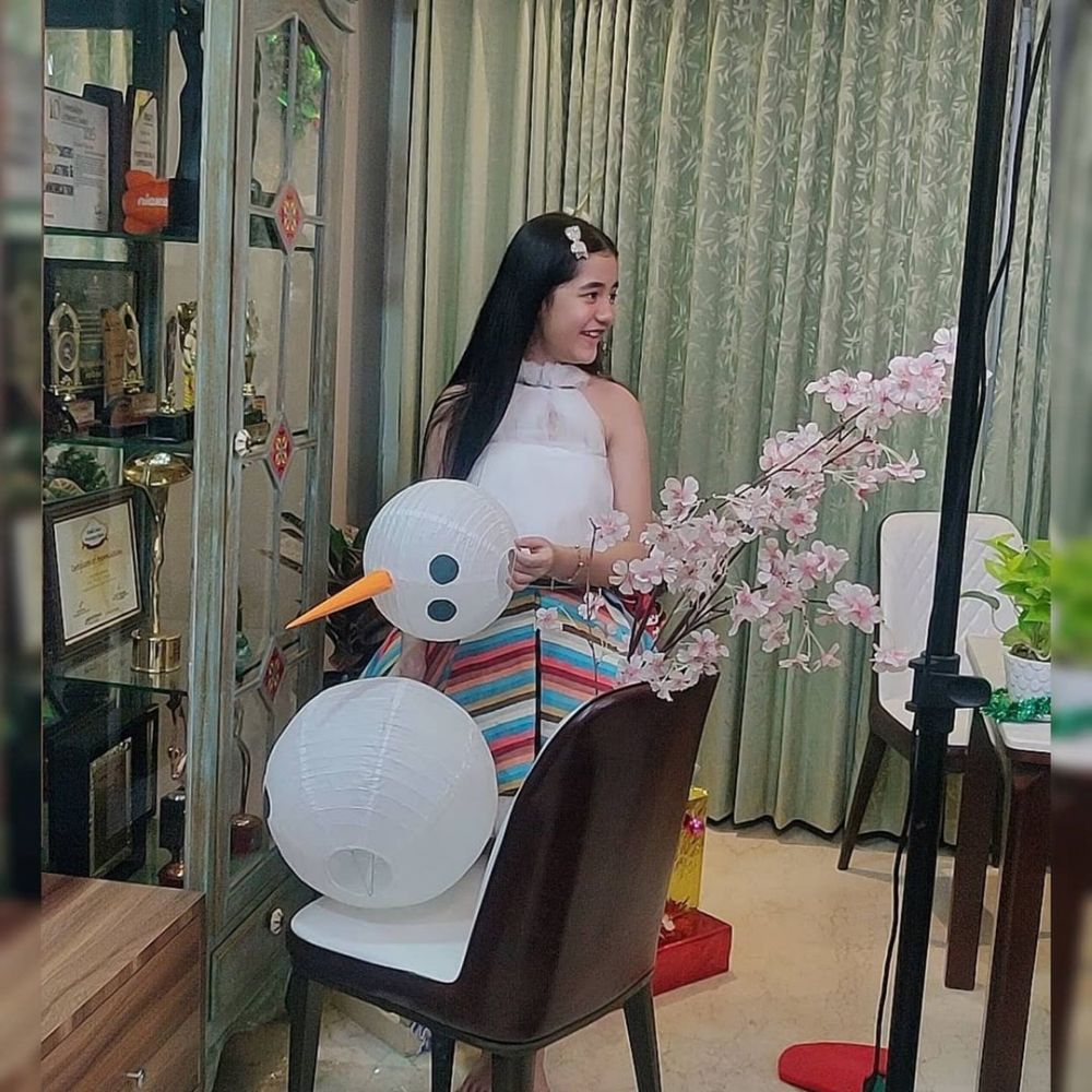 10 Potret rumah Aakriti Sharma 'Kulfi', kamarnya curi perhatian