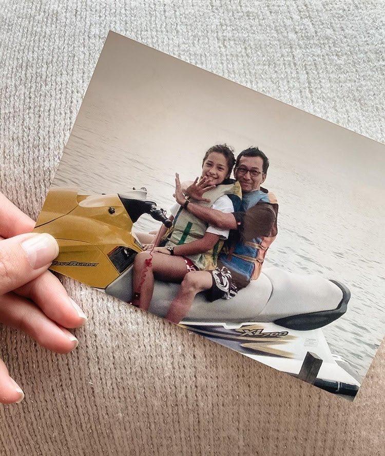 Potret masa kecil 10 artis langganan protagonis bareng sang ayah