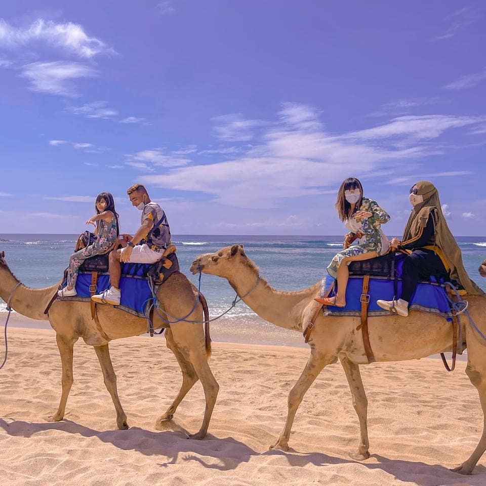 10 Potret Rohimah dan Eva Belisima liburan ke Bali, kompak abis