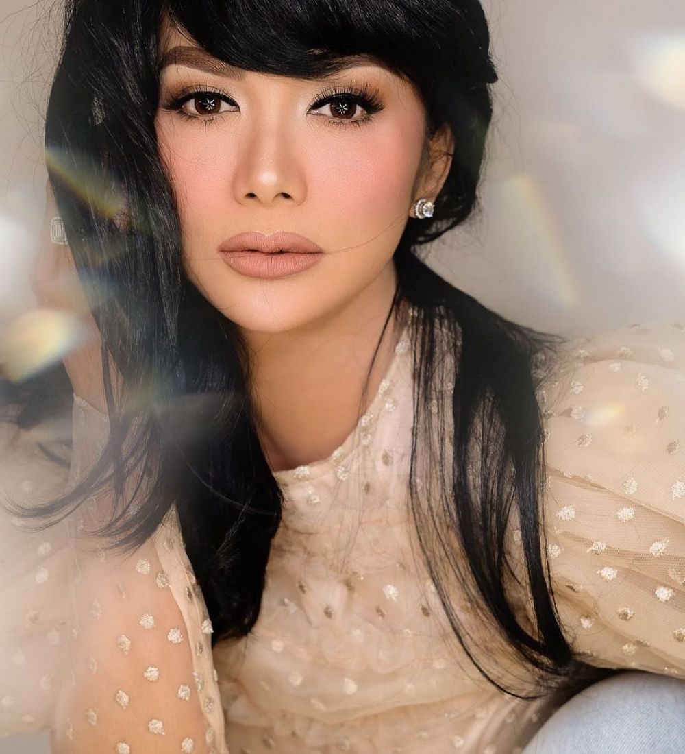 7 Penampilan terbaru Krisdayanti, model rambutnya curi perhatian