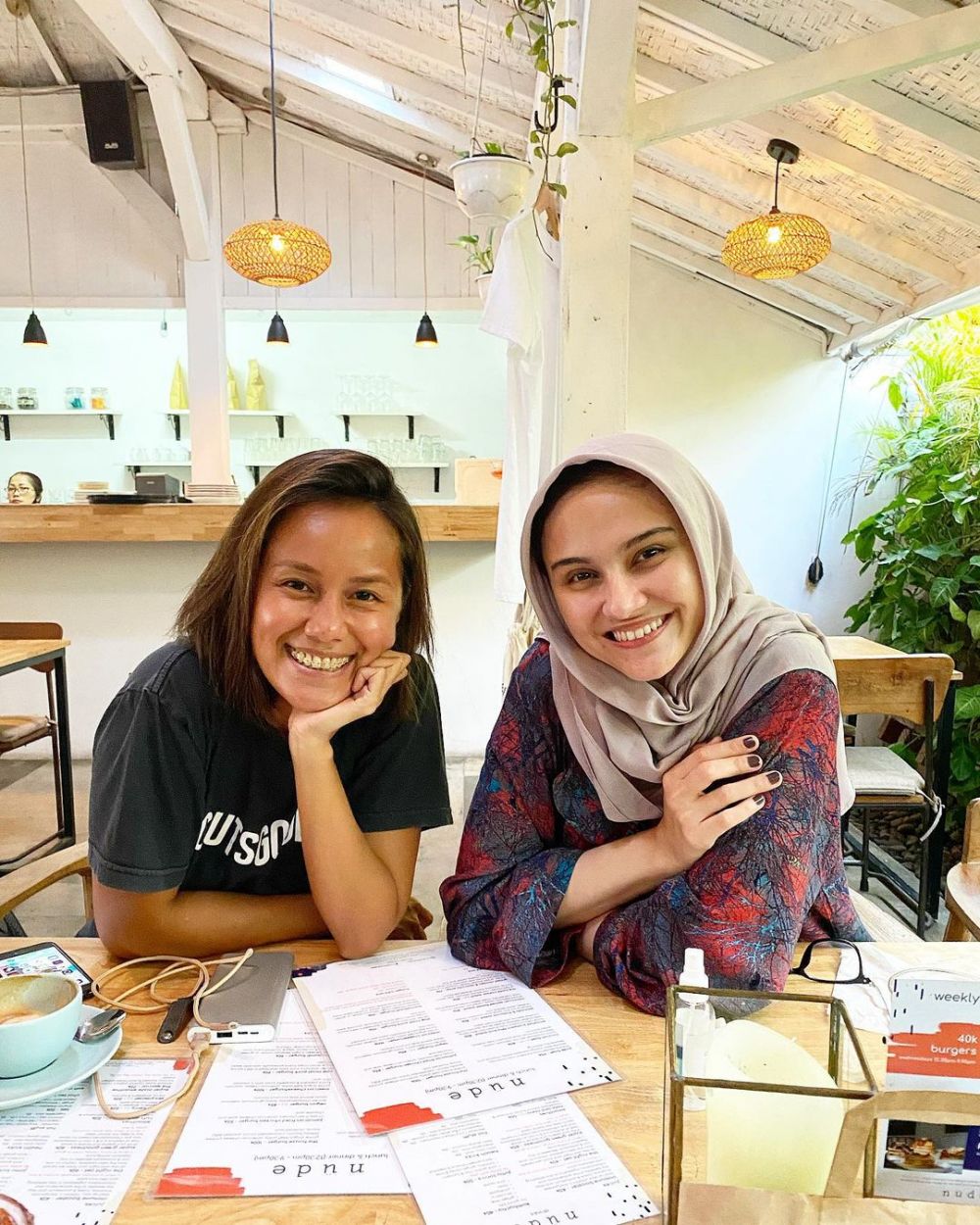 Sahabat karib, 22 seleb ini ternyata sudah berteman sejak kecil