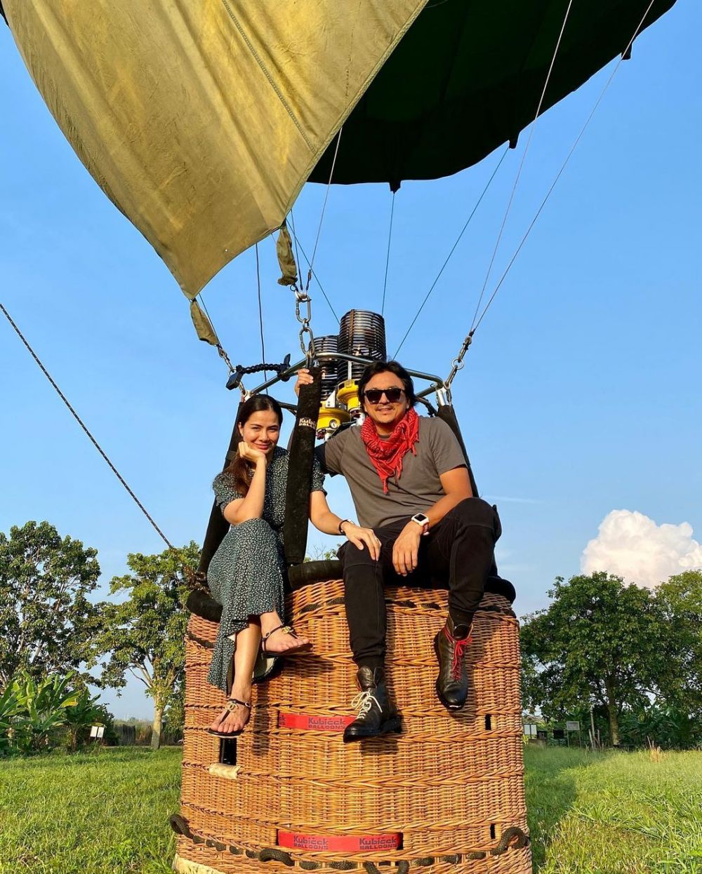 10 Momen lamaran Engku Emran & Noor Nabila, romantis naik balon udara