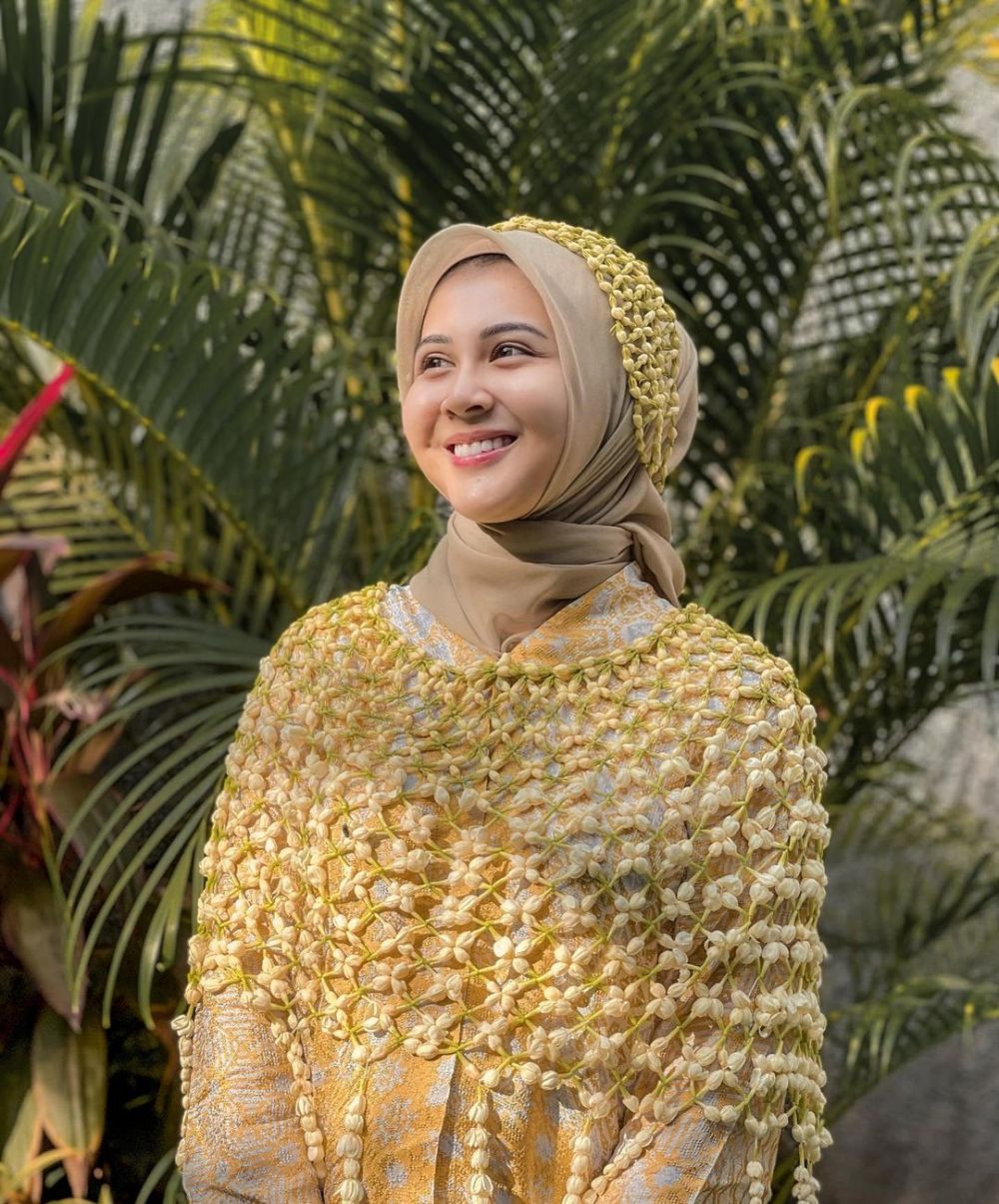 Gaya 8 seleb siraman saat masa pandemi, terbaru Aurel Hermansyah