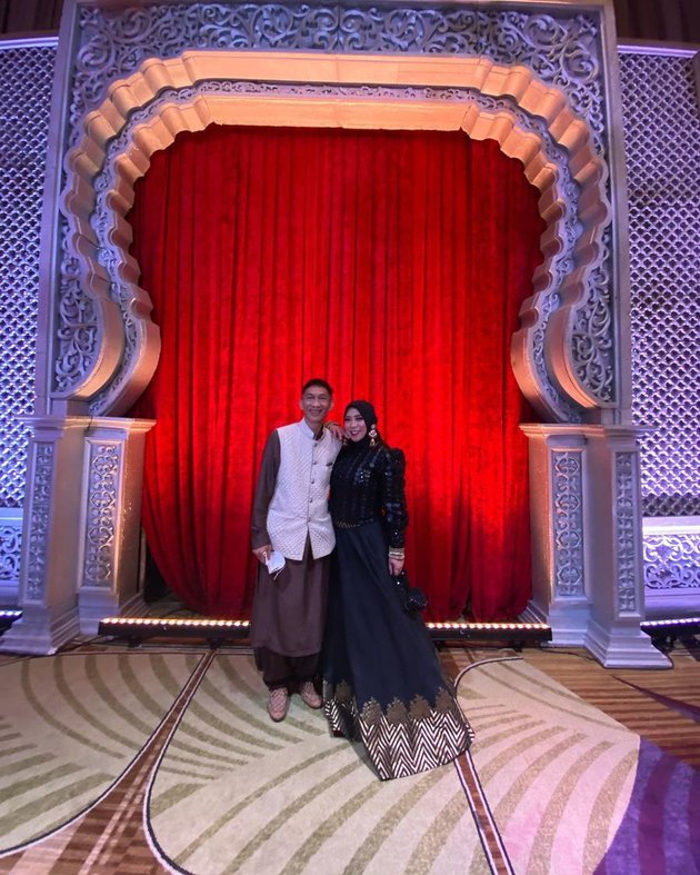 Potret 10 penyanyi cantik bergaya ala bintang India, memesona pol