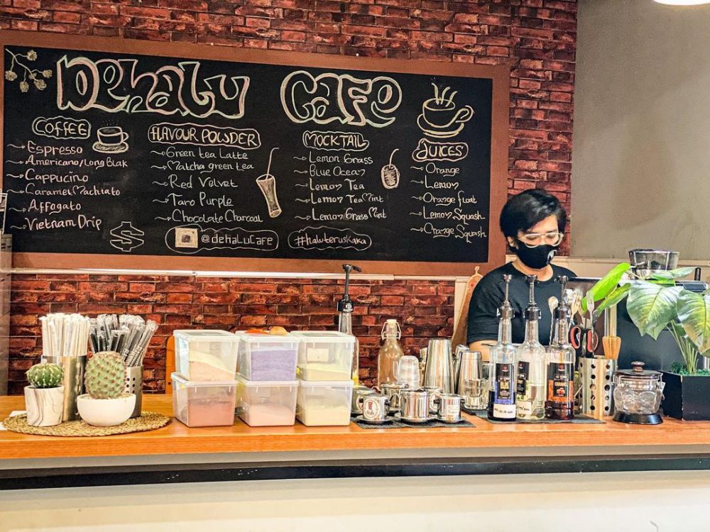 Potret resto dan kafe milik 16 seleb cantik, punya Ayu Dewi mewah