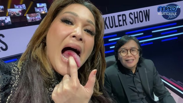 10 Momen insiden Maia Estianty jatuh di panggung Indonesian Idol