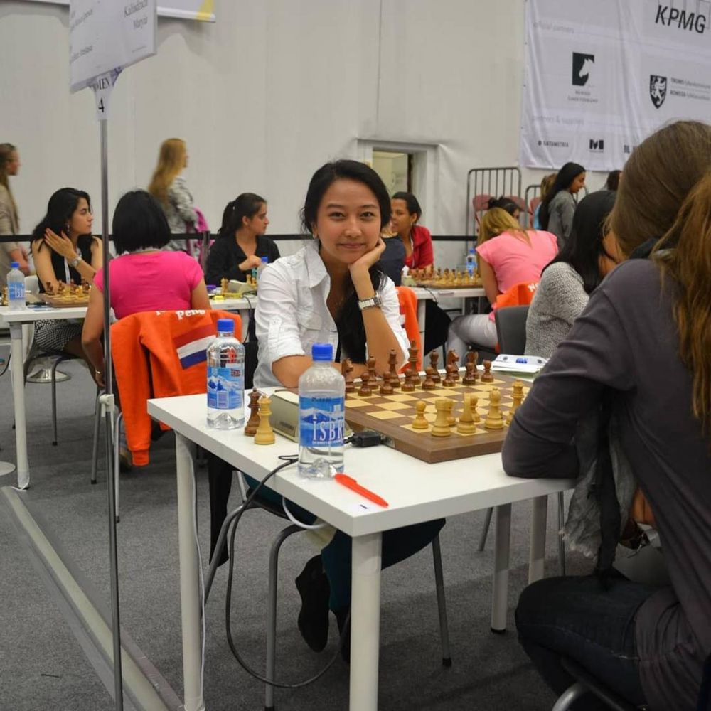 Hadapi Dewa Kipas, ini 10 potret Irene Sukandar Grandmaster Indonesia