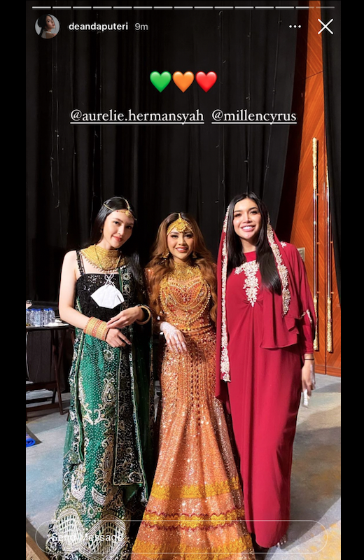 7 Potret Millen Cyrus di Henna Night Aurel, kakinya curi perhatian