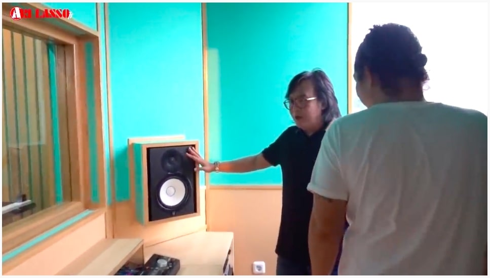 6 Potret studio rekaman milik Pasha Ungu, desainnya minimalis