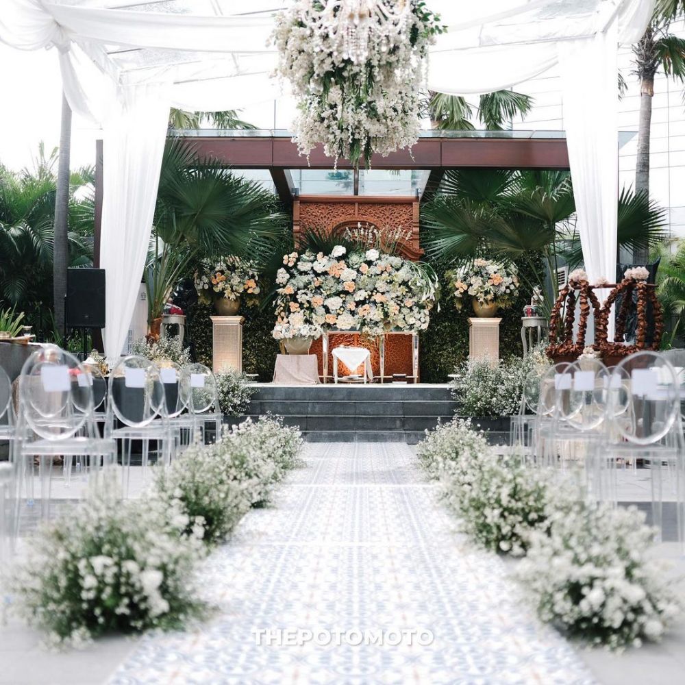 Intip dekorasi siraman 10 seleb jelang menikah, dipenuhi bunga cantik