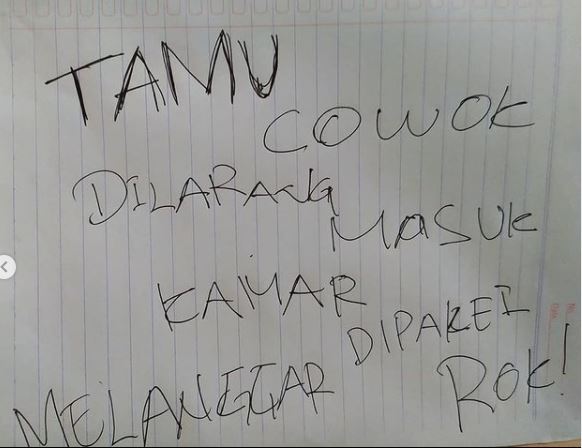 10 Peraturan nyeleneh untuk tamu kos-kosan ini bikin tepuk jidat