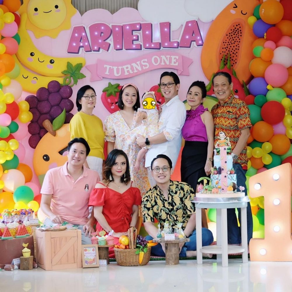  10 Momen perayaan ulang tahun Anak Yuanita Christiani, bertema buah