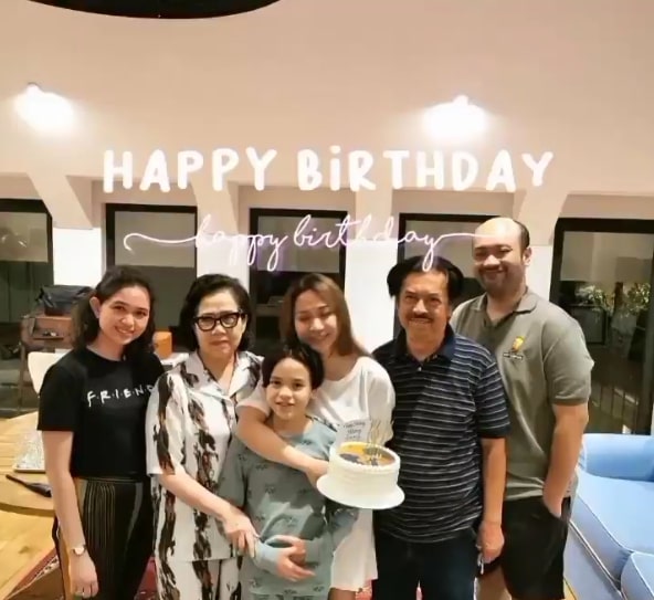 7 Momen ultah ke-38 Bunga Citra Lestari, kue dari Noah curi perhatian