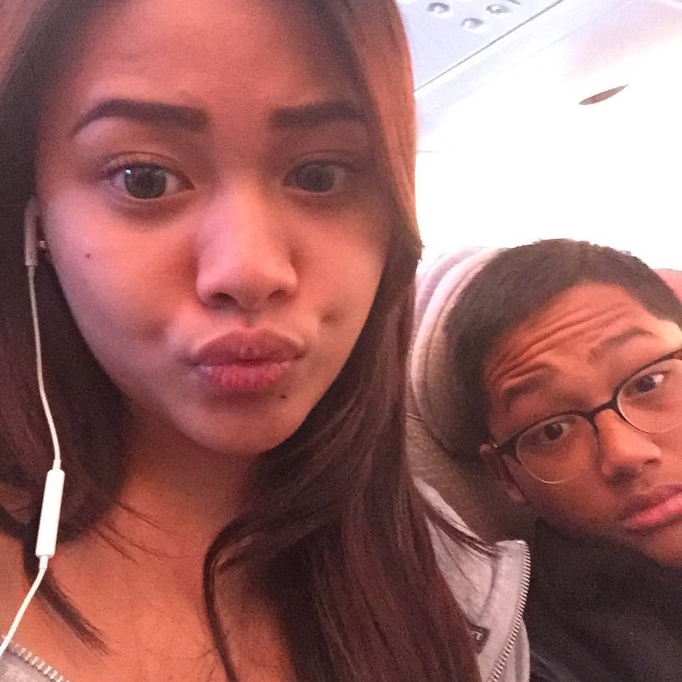 10 Potret kebersamaan Aurel dan Azriel sedari kecil, sibling goals