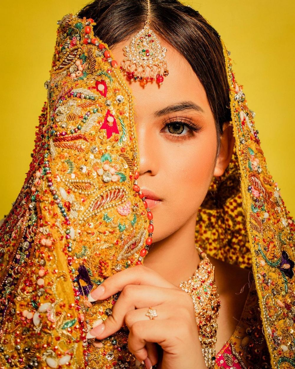 10 Pemotretan terbaru Putri D'Academy & Hari LIDA, bak pengantin India