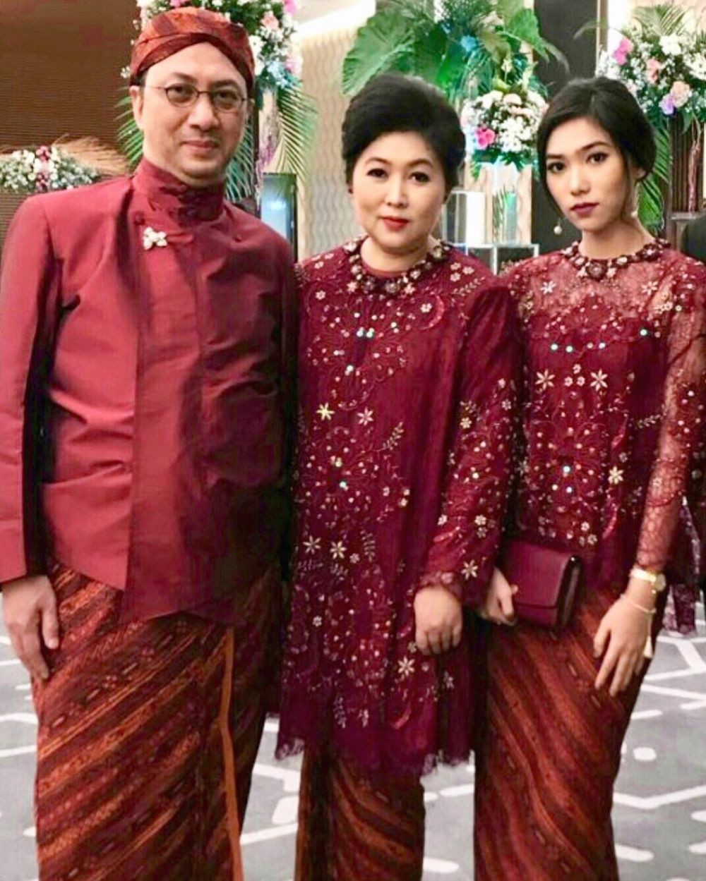 Pesona 12 penyanyi saat kondangan, gayanya glamor abis