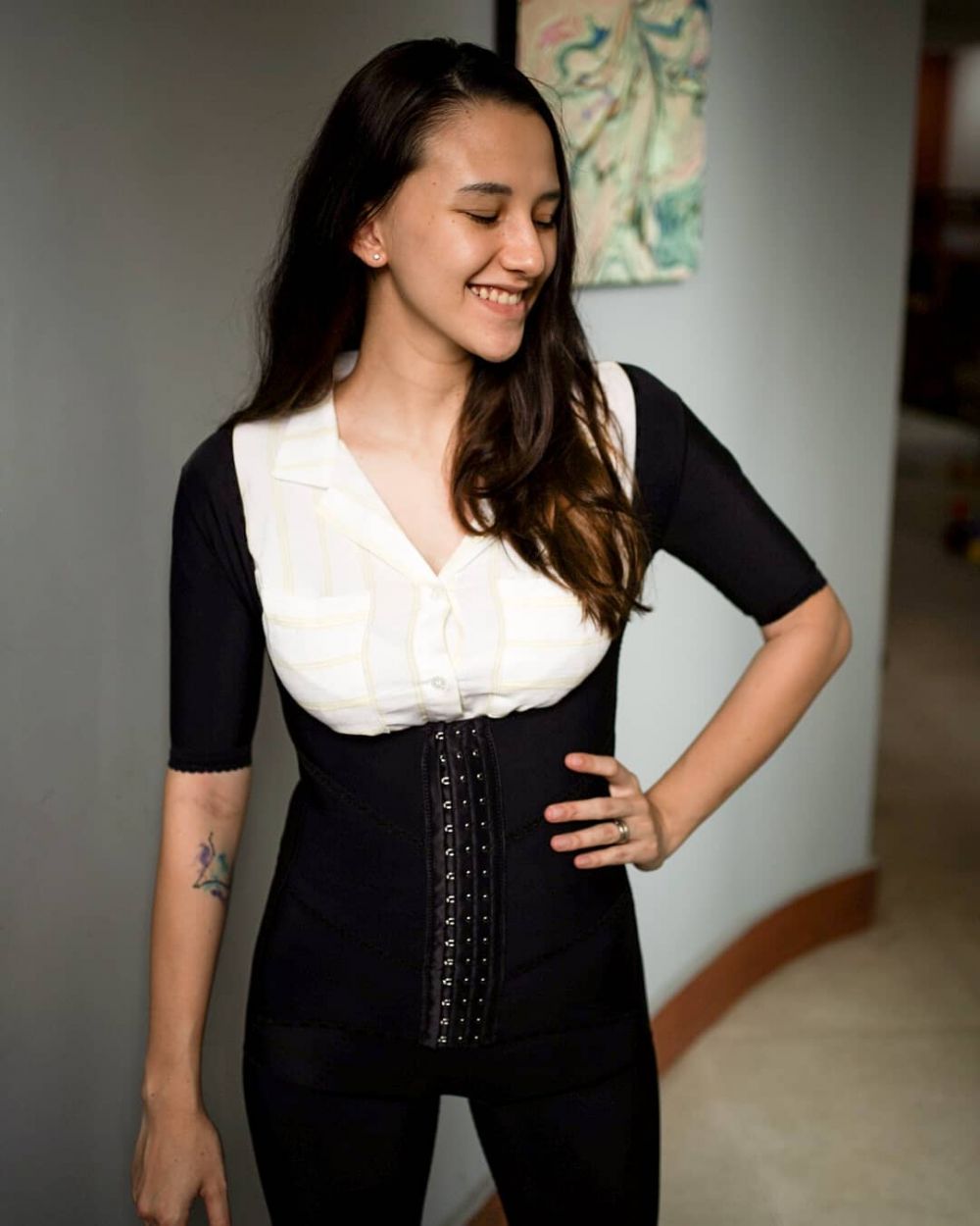 10 Potret rumah Fandy Christian & Dahlia Poland, dominasi warna putih