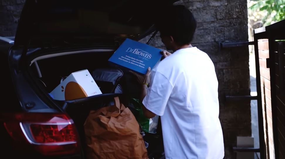 10 Potret rumah Fandy Christian & Dahlia Poland, dominasi warna putih