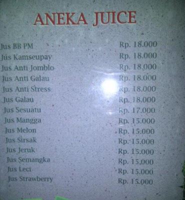 22 Tulisan nyeleneh menu makanan ini bikin yang lihat mikir dua kali