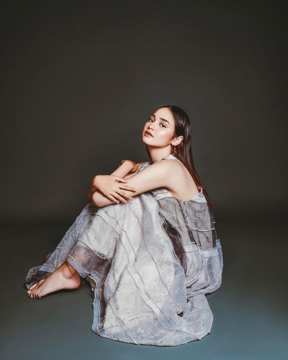 10 Gaya pemotretan Syifa Hadju dalam berbagai tema, cantik memesona