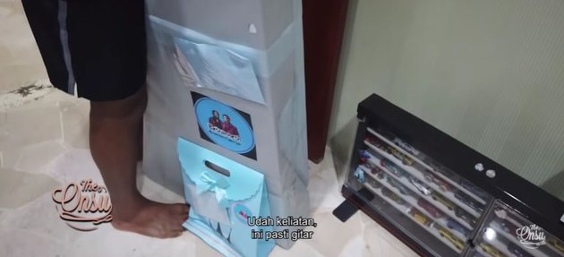 8 Momen Betrand Peto buka kado ultah, dapat mini scooter dari Hongkong