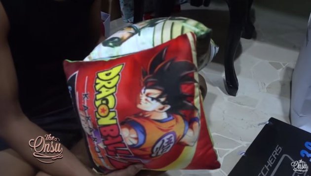 8 Momen Betrand Peto buka kado ultah, dapat mini scooter dari Hongkong