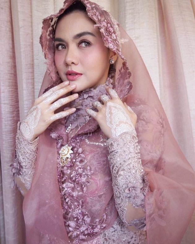 Pesona 10 penyanyi di pengajian jelang nikah, Aurel Hermansyah cantik
