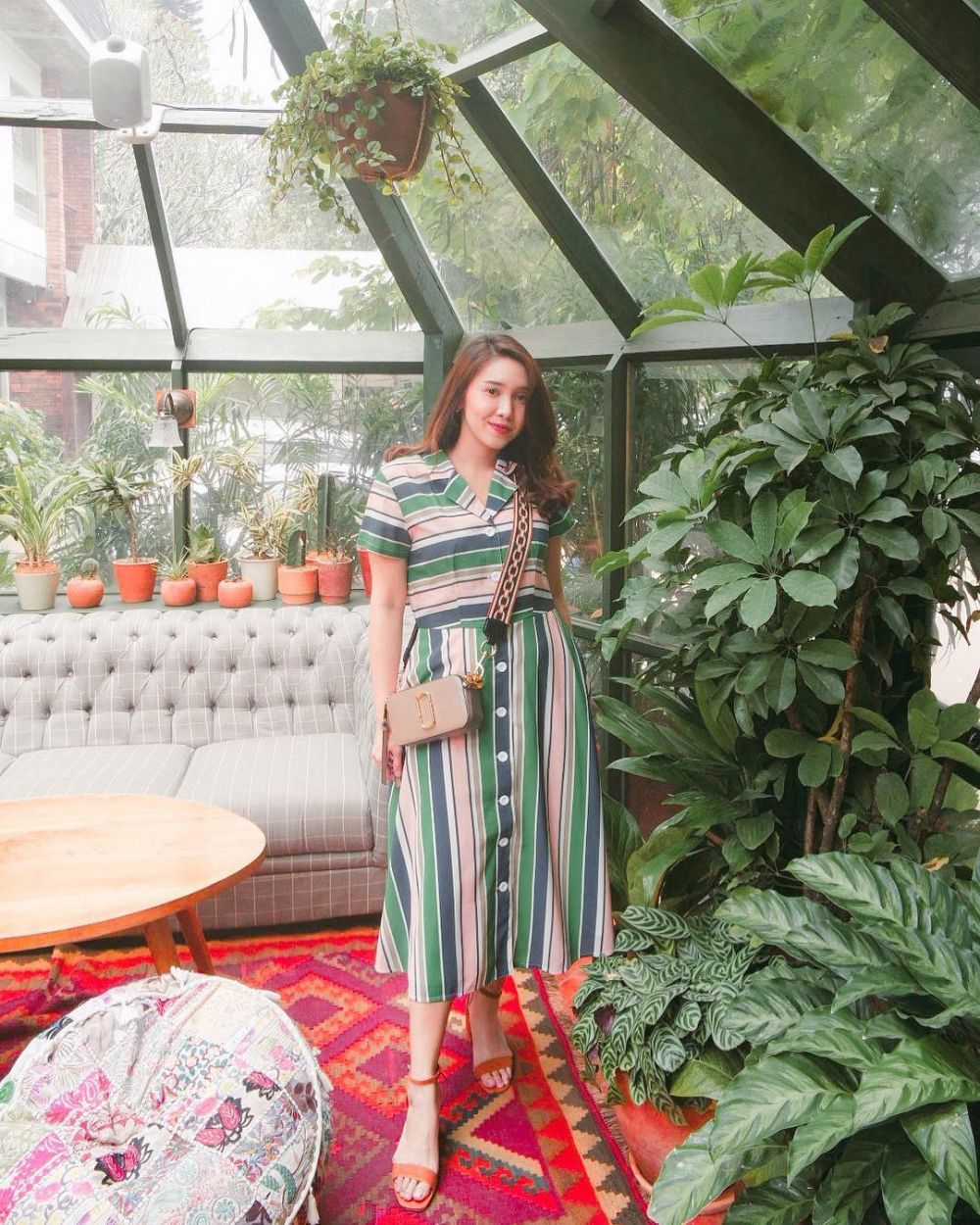 10 Pesona Emily Akman, adik Putri Anne yang berprofesi dokter