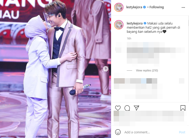 Unggah foto romantis bareng Rizky Billar, Lesty Kejora jadi sorotan