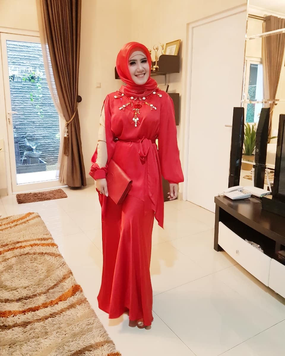 10 Penampakan rumah pedangdut Ine Sinthya, kamar tidurnya nuansa emas