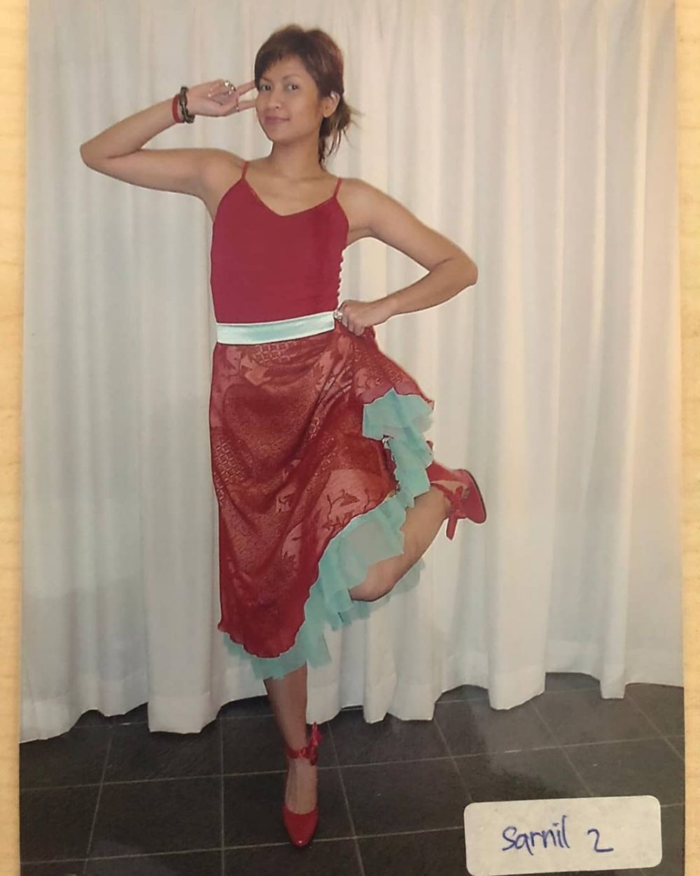 10 Transformasi Sari Nila 'Ikatan Cinta', pernah pakai behel