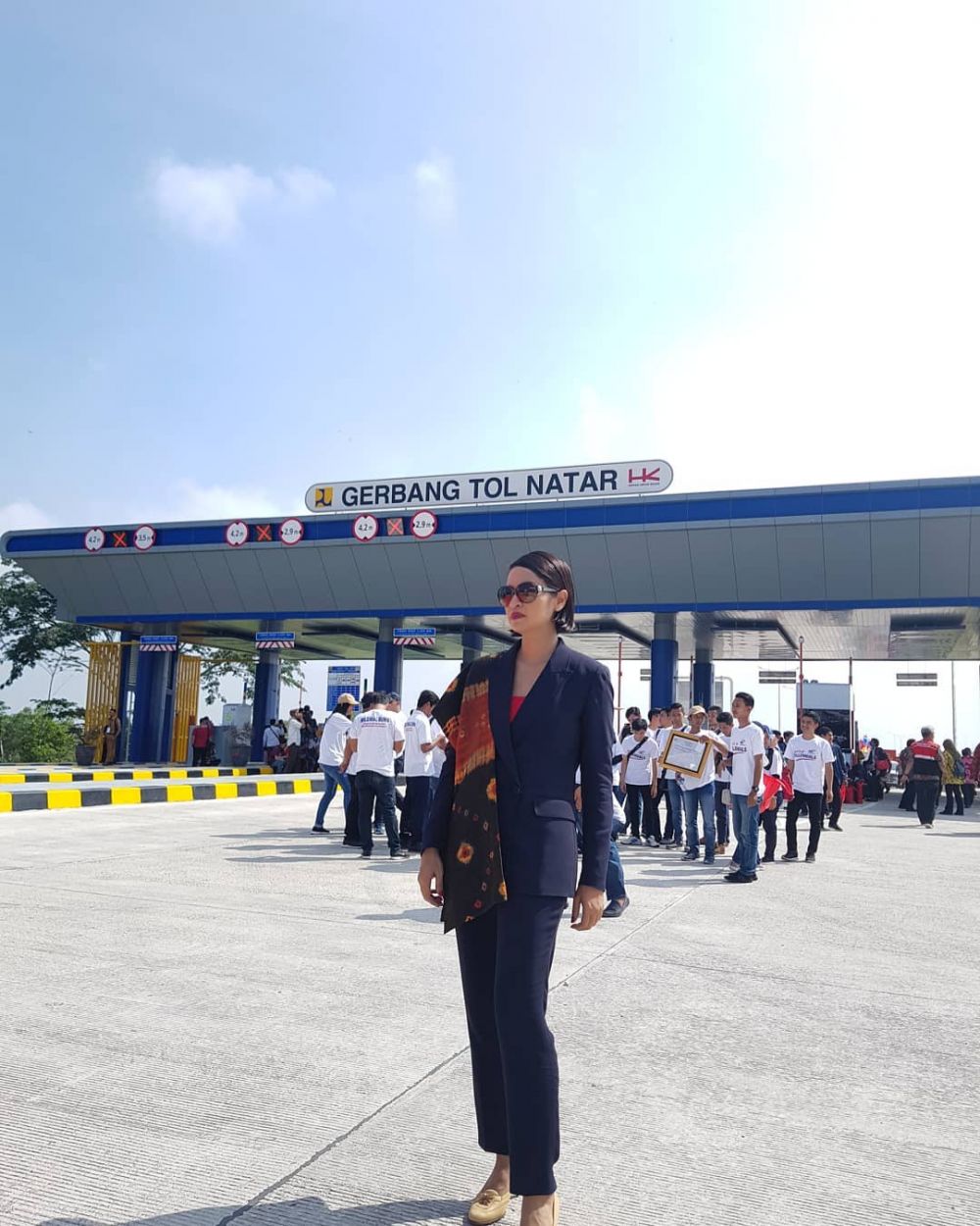 10 Transformasi Sari Nila 'Ikatan Cinta', pernah pakai behel