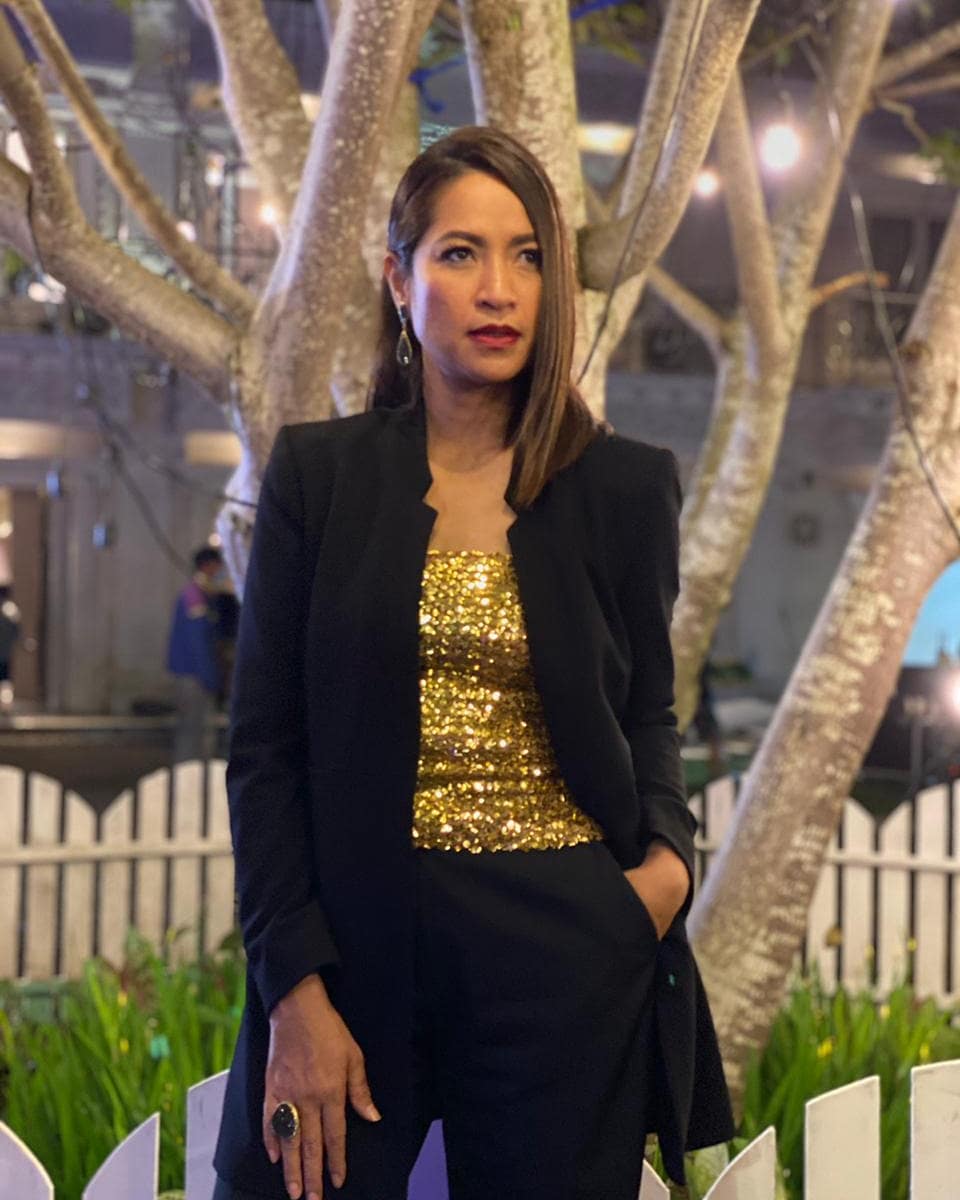 10 Transformasi Sari Nila 'Ikatan Cinta', pernah pakai behel