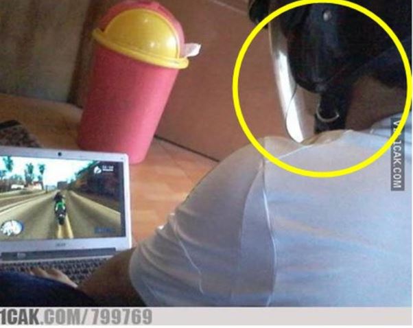 11 Tingkah nyeleneh saat main game ini bikin ngerutin dahi