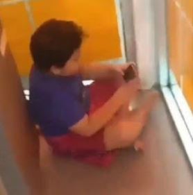 11 Tingkah nyeleneh saat main game ini bikin ngerutin dahi