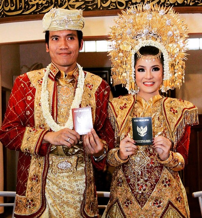 10 Transformasi Desta, kian macho di usia 44 tahun