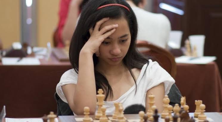 6 Potret WIM Chelsie Monica saat turnamen catur, jarang tersorot