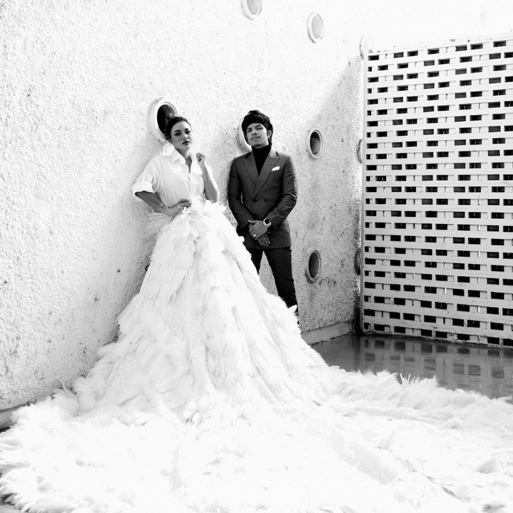 10 Potret prewedding Atta dan Aurel di GBK, bak pengantin sungguhan