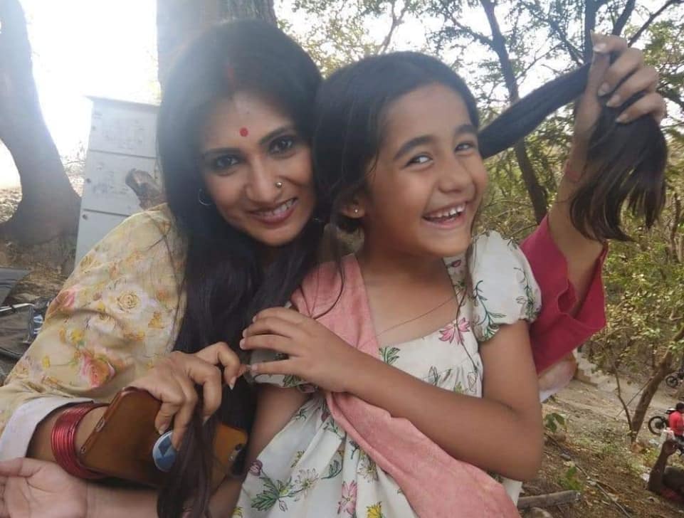 10 Potret lawas pemain Kulfi saat syuting, seru abis